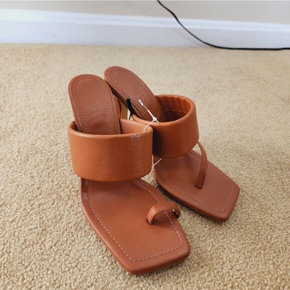 Zara    - Picture 9 of 11